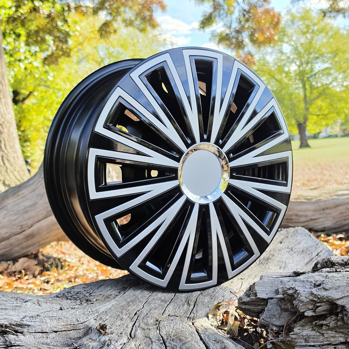 15" Silver/Black Wheel Trims - Style 24
