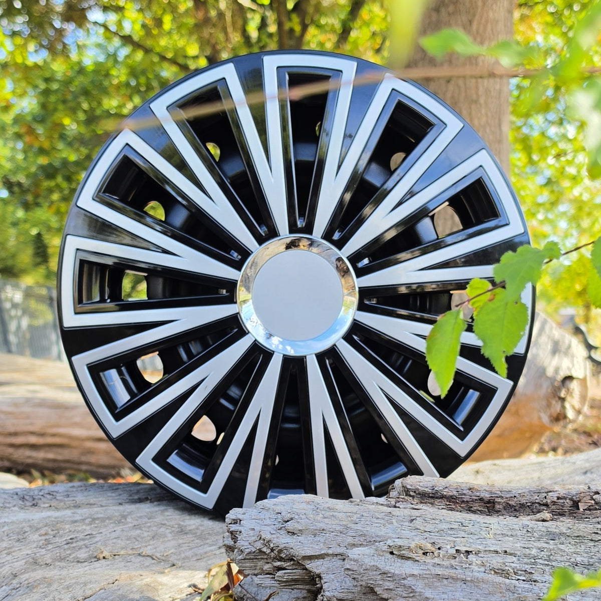 15" Silver/Black Wheel Trims - Style 24